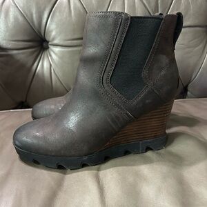 Sorel Joan Uptown waterproof leather platform booties boots 9